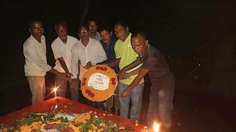 আলফ্রেড সরেন হত্যার ২৬তম বার্ষিকীতে সমাধিতে প্রদীপ প্রজ্বলন ও শ্রদ্ধাঞ্জলি নিবেদন